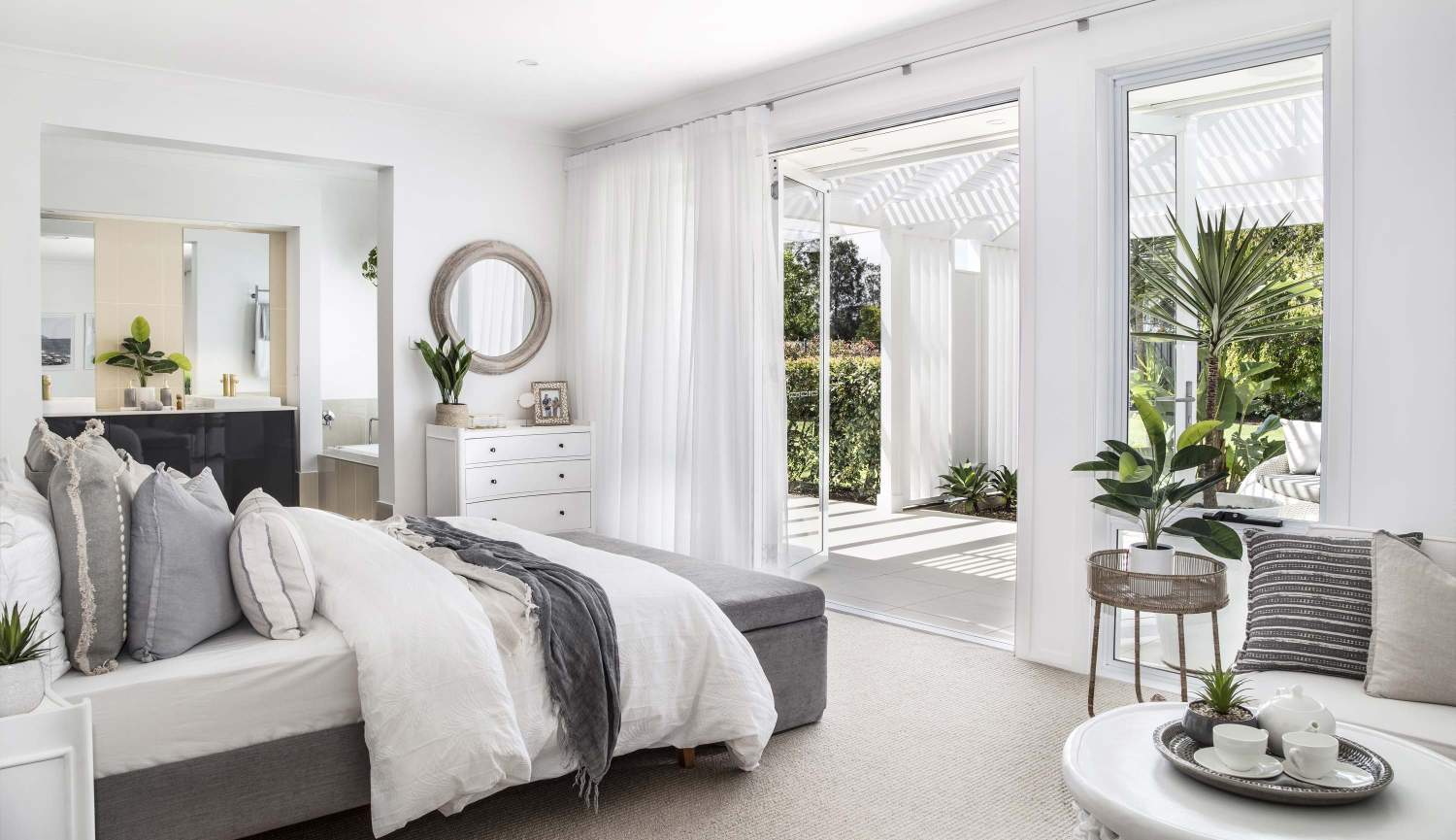 inglewood-executive-grande-manor-acreage-home-design-master-bedroom